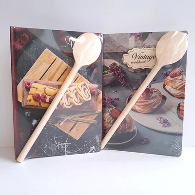 LA-3750 Receptkönyv B/5 +nagy fakanál