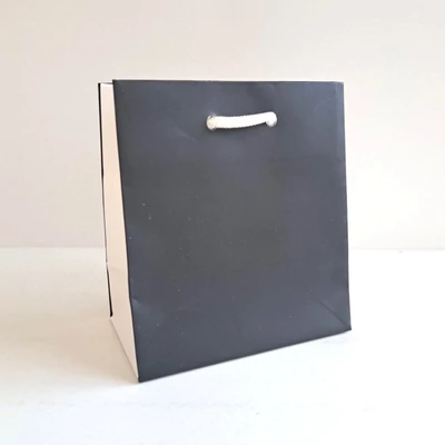 LC-509200 Dísztasak Bicolour Fekete-Fehér 12*13,5cm