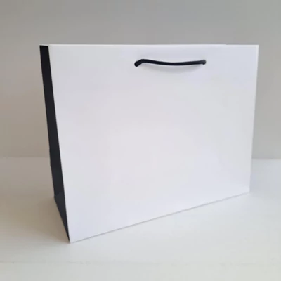 LC-509309 Dísztasak Bicolour Fehér-Fekete 32*25cm